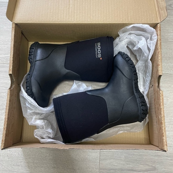 Bogs Other - BOGS Black Waterproof Boots Kids